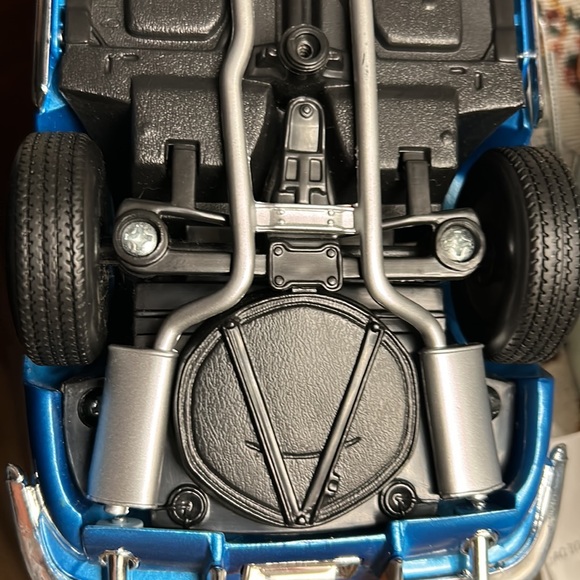 1965 all metal with rubber tires scale 1/18 - Picture 13 of 14